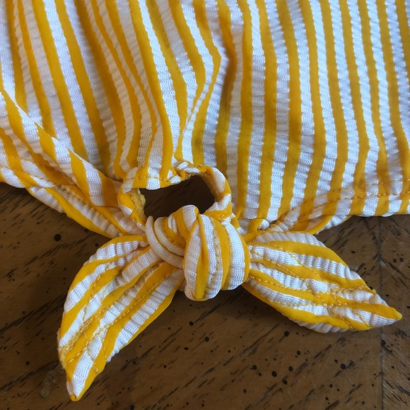 Lot of 3 swimsuits for your growing baby. - Picture 11 of 12